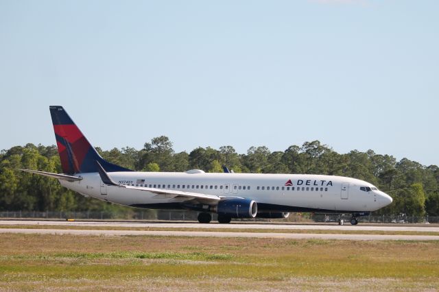 Boeing 737-800 (N3748Y) - Delta Flight 1600 departs Runway 24 at Southwest Florida International Airport enroute to Cincinnati/Northern Kentucky International Airport (12/9/24)