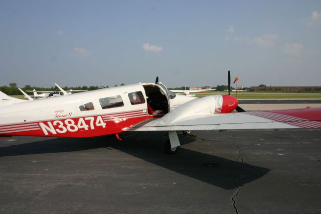 Cessna Skyhawk (N38474)