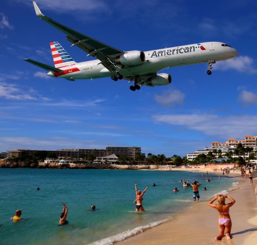 Boeing 757-200 (N938UW) - From Maho Beach...