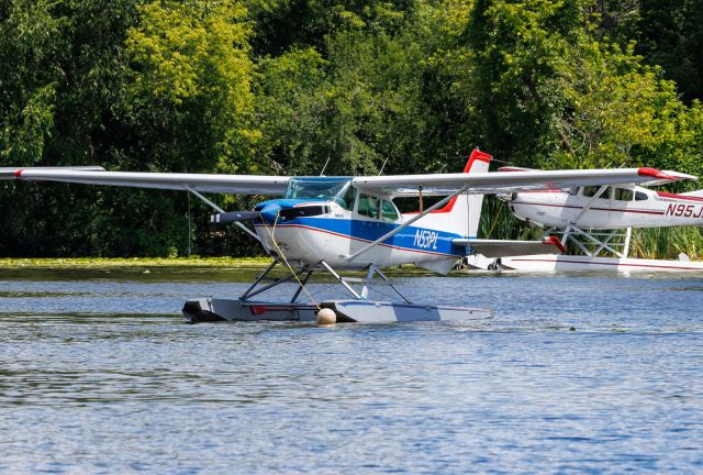 Cessna Skyhawk (N53PL)