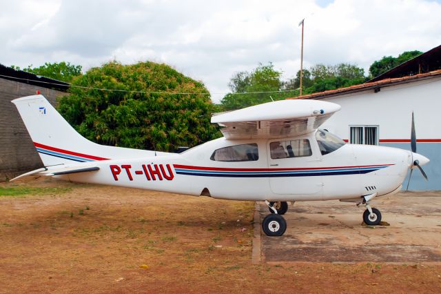 Cessna Centurion (PT-IHU)