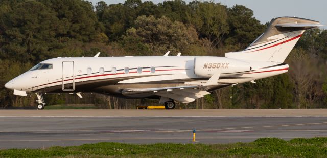 Bombardier Challenger 300 (N350XX)