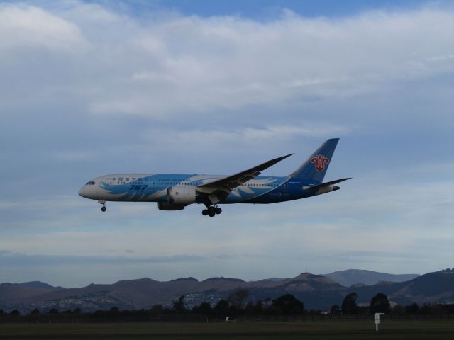 Boeing 787-8 (B-2727)