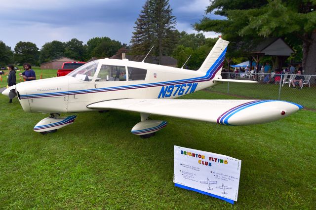 Piper Cherokee (N9767W) - Piper PA-28-140 N9767W in Brighton