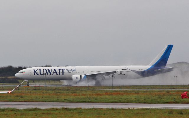 BOEING 777-300 (9K-AOC) - kuwait airways b777-369er 9k-aoc landing at shannon 8/1/17.