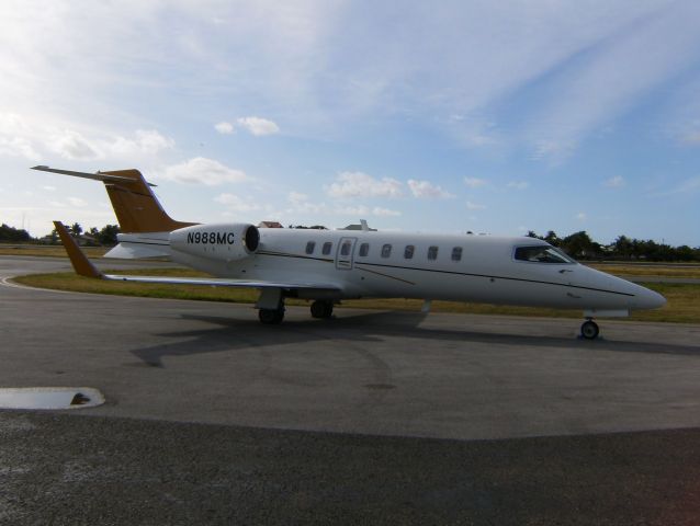 Learjet 45 (N988MC)