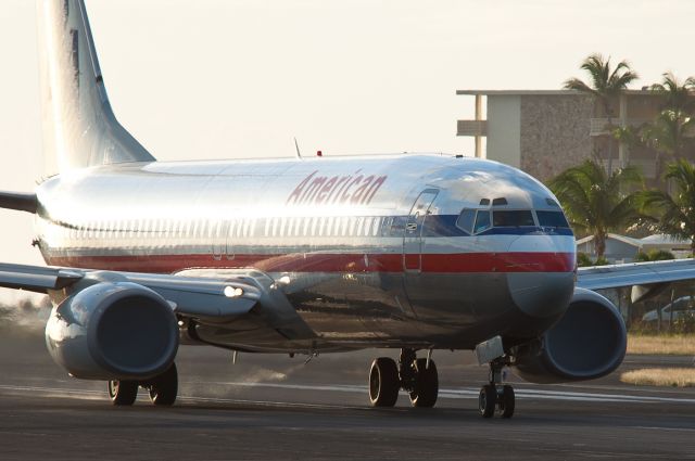 Boeing 737-800 (N973AN)