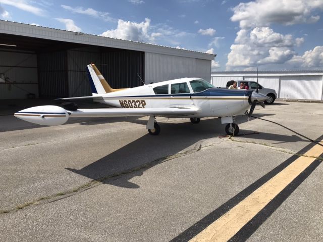 Piper PA-24 Comanche (N6032P)