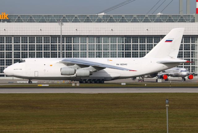 Antonov An-124 Ruslan (RA-82042)