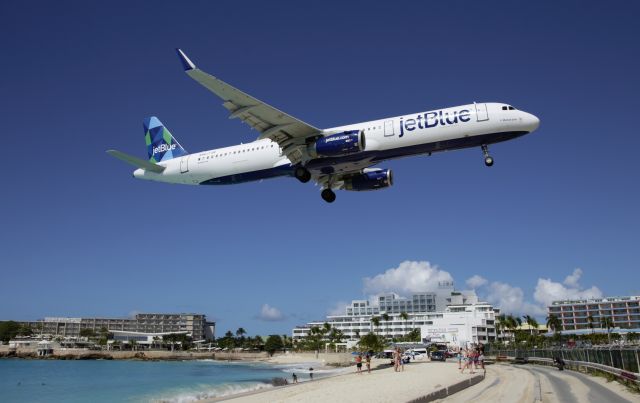 Airbus A321 (N961JT)