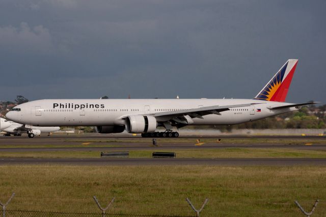 BOEING 777-300 (RP-C7777)