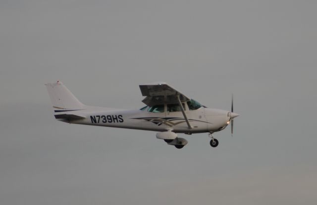 Cessna Skyhawk (N739HS)