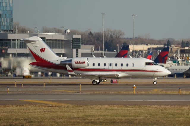 Canadair Challenger (N68UW) - University of Wisconsin private jet arriving from Madison. 24/11/23