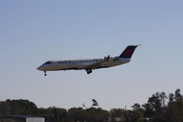 Canadair Regional Jet CRJ-200 (N900EV)