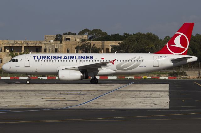 Airbus A320 (TC-JPT)