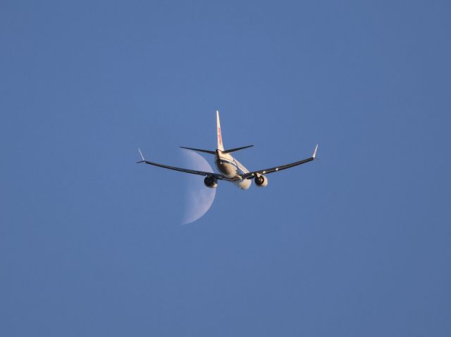 Boeing 737 MAX 8 (B-1396) - plane and MOON