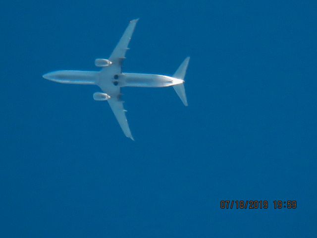 Boeing 737-900 (N39475)