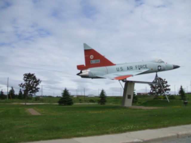 — — - This Aircraft is mounted at the Stephenville Airport NL