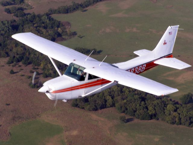 Cessna Skyhawk (N9838B)