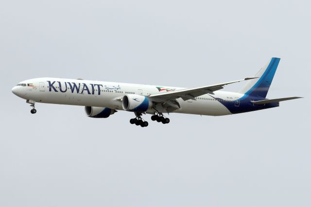 BOEING 777-300 (9K-AOL) - 'Kuwaiti 117' arriving from Kuwait City