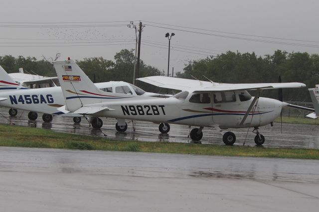 Cessna Skyhawk (N982BT)