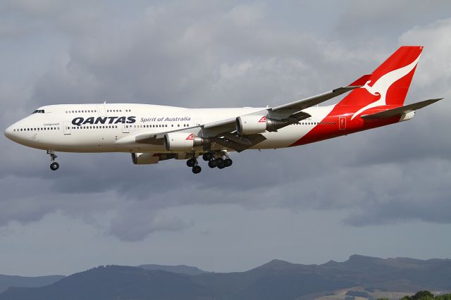 Boeing 747-400 (VH-OEI) - 8 JAN 2012