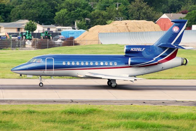 Dassault Falcon 900 (N326LF) - N326LF Falcon 900B Texas Rangers lands at Love Field