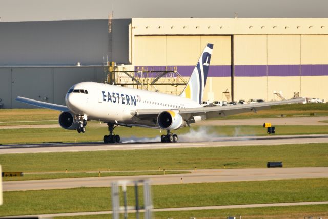 BOEING 767-200 (N605KW) - 10-27-21 23-R