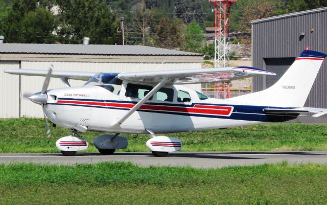 Cessna 206 Stationair (N6386U) - Taxiing at Fullerton