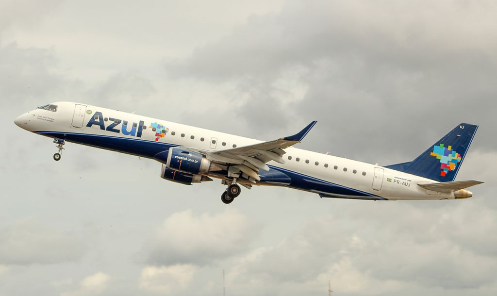 Embraer ERJ-190 (PR-AUJ)