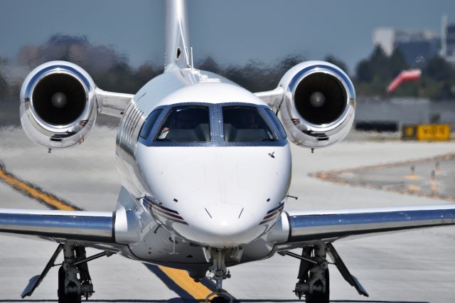 Embraer Phenom 300 (N309QS)