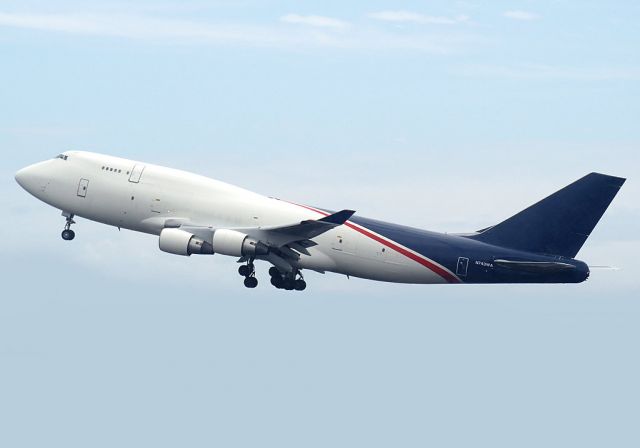 Boeing 747-400 (N743WA)