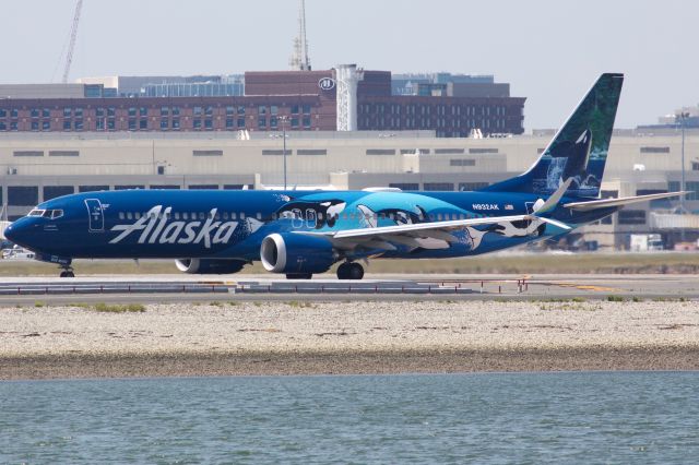 Boeing 737 MAX 9 (N932AK)