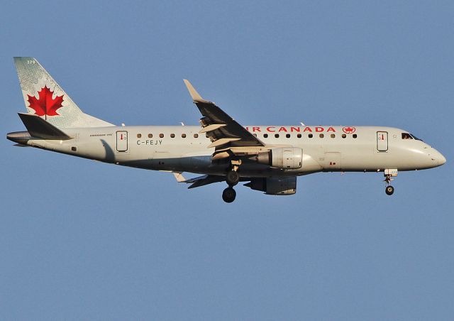 Embraer 170/175 (C-FEJY) - Landing at the Toronto International Airport.