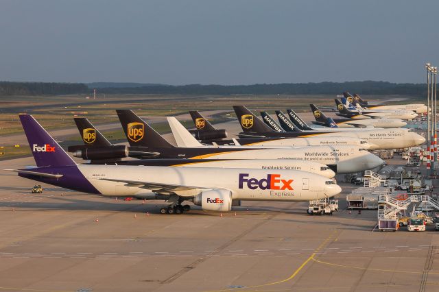 Boeing 777-200 (N852FD) - The cargo ramp of CGN in a beautiful evening light