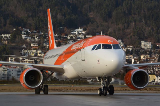 Airbus A320 (G-EZOV)