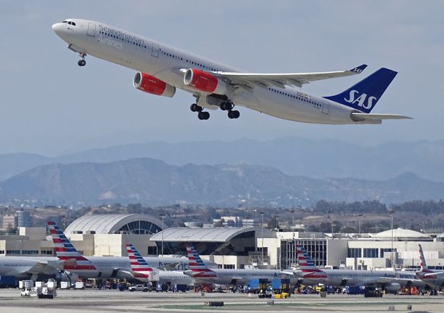 Airbus A330-300 (LN-RKT) - a rel=nofollow href=http://flightaware.com/live/flight/LNRKT/history/20160612/2115Z/KLAX/ESSAhttp://flightaware.com/live/flight/LNRKT/history/20160612/2115Z/KLAX/ESSA/a