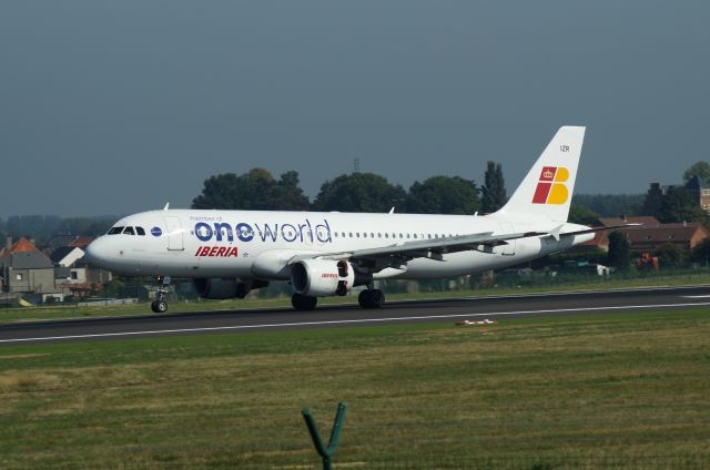 Airbus A320 (EC-IZR) - One World colors