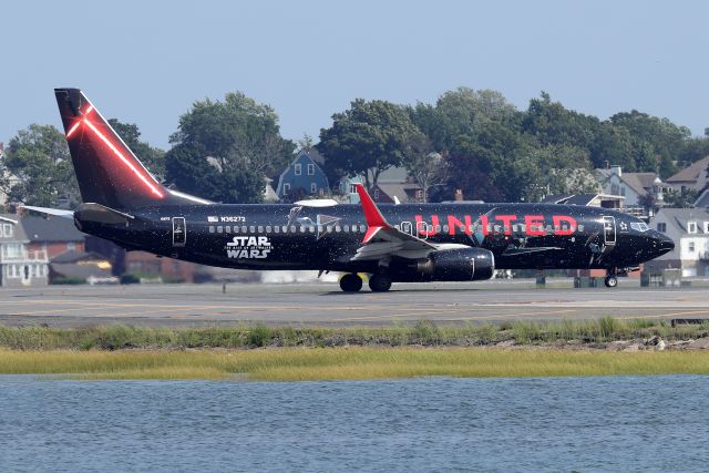 Boeing 737-800 (N36272) - The 'Dark Side' of United's 'Star Wars - The Rise of Skywalker'