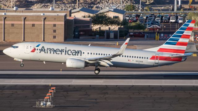 Boeing 737-800 (N929AN) - Arriving at sundown at PHX featuring the red winglets.