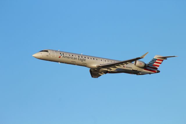 Canadair Regional Jet CRJ-900 (N548NN)