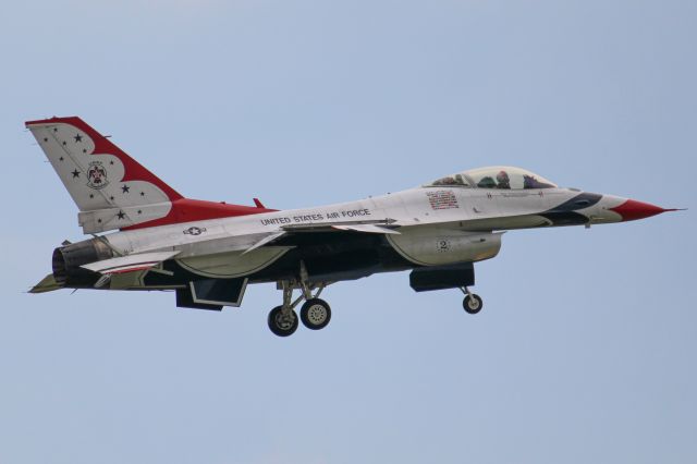 Lockheed F-16 Fighting Falcon —