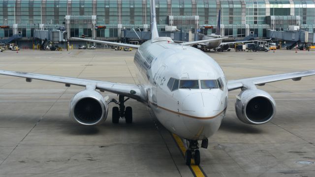 Boeing 737-800 (N14214) - 5/6/19