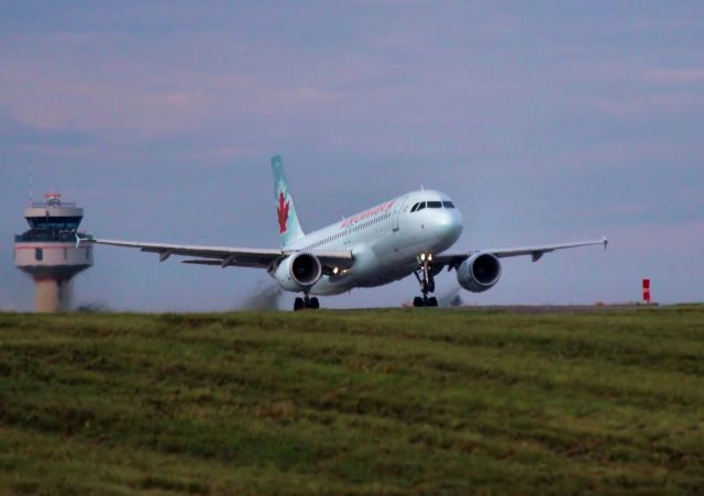 Airbus A320 (C-FZUB) - Leaving for Toronto.