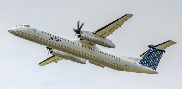 de Havilland Dash 8-400 (C-GLQM)