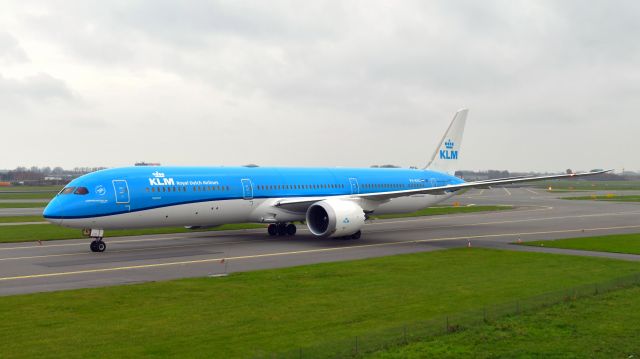 BOEING 787-10 Dreamliner (PH-BKG) - KLM Boeing 787-10 Dreamliner PH-BKG in Amsterdam 