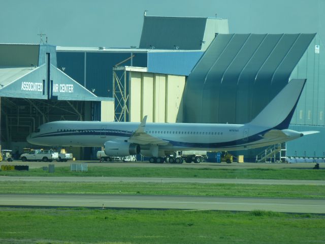 Boeing 757-200 (N757AG)