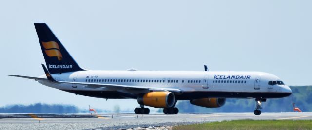 Boeing 757-200 (TF-FIP)