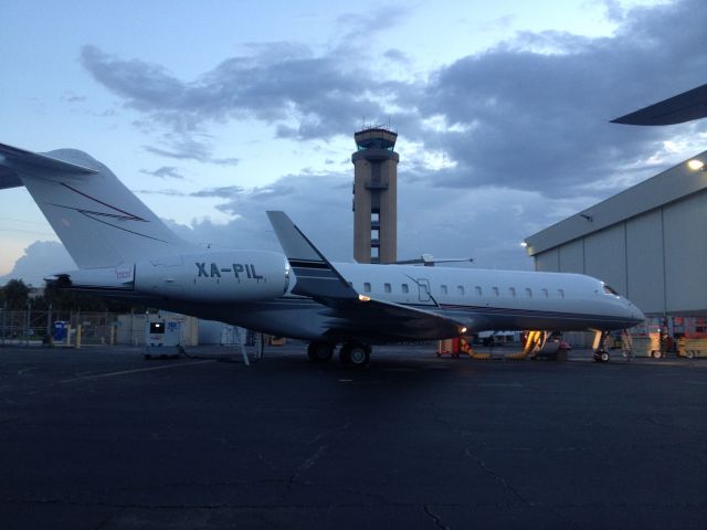 Bombardier Global 5000 (XA-PIL)