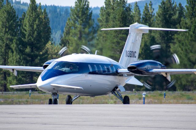 Piaggio P.180 Avanti (N360MC)